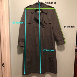 ** - VINTAGE London Towne  Men's Trench Coat  size 40 Regular